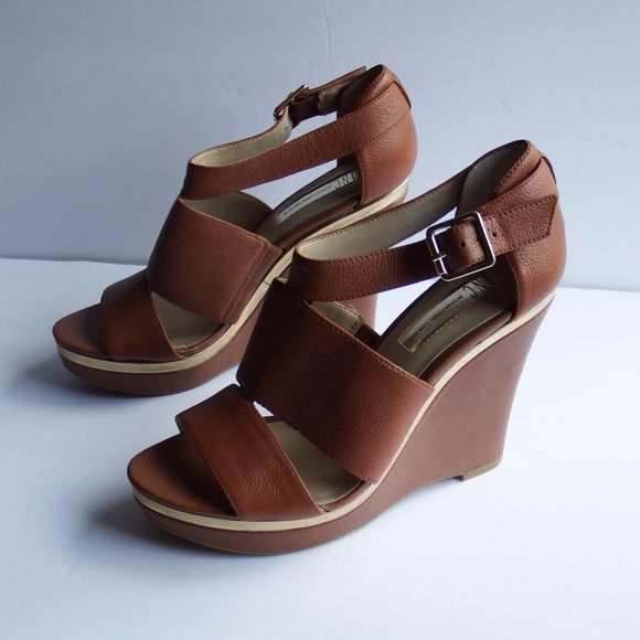 -SOLD- New INC Internatl Leather Wedge Sandal 7.5 - Picture 4 of 7